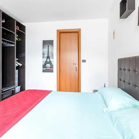 Ferienwohnung Lecce Colorful Flat With Terrace & Parking Exterior foto