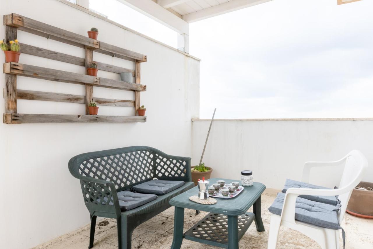Ferienwohnung Lecce Colorful Flat With Terrace & Parking Exterior foto