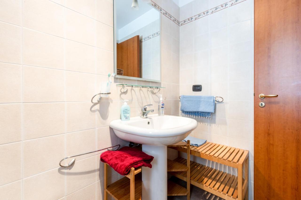 Ferienwohnung Lecce Colorful Flat With Terrace & Parking Exterior foto