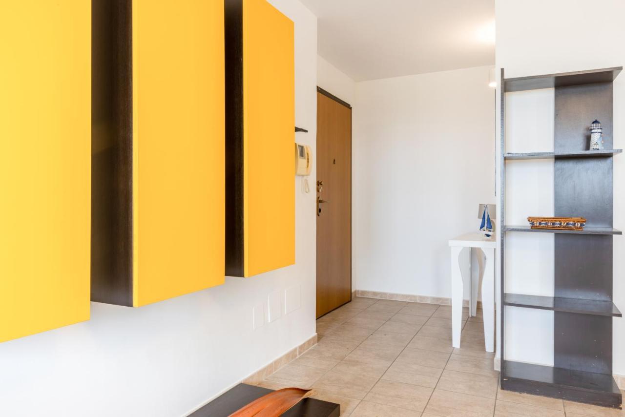 Ferienwohnung Lecce Colorful Flat With Terrace & Parking Exterior foto