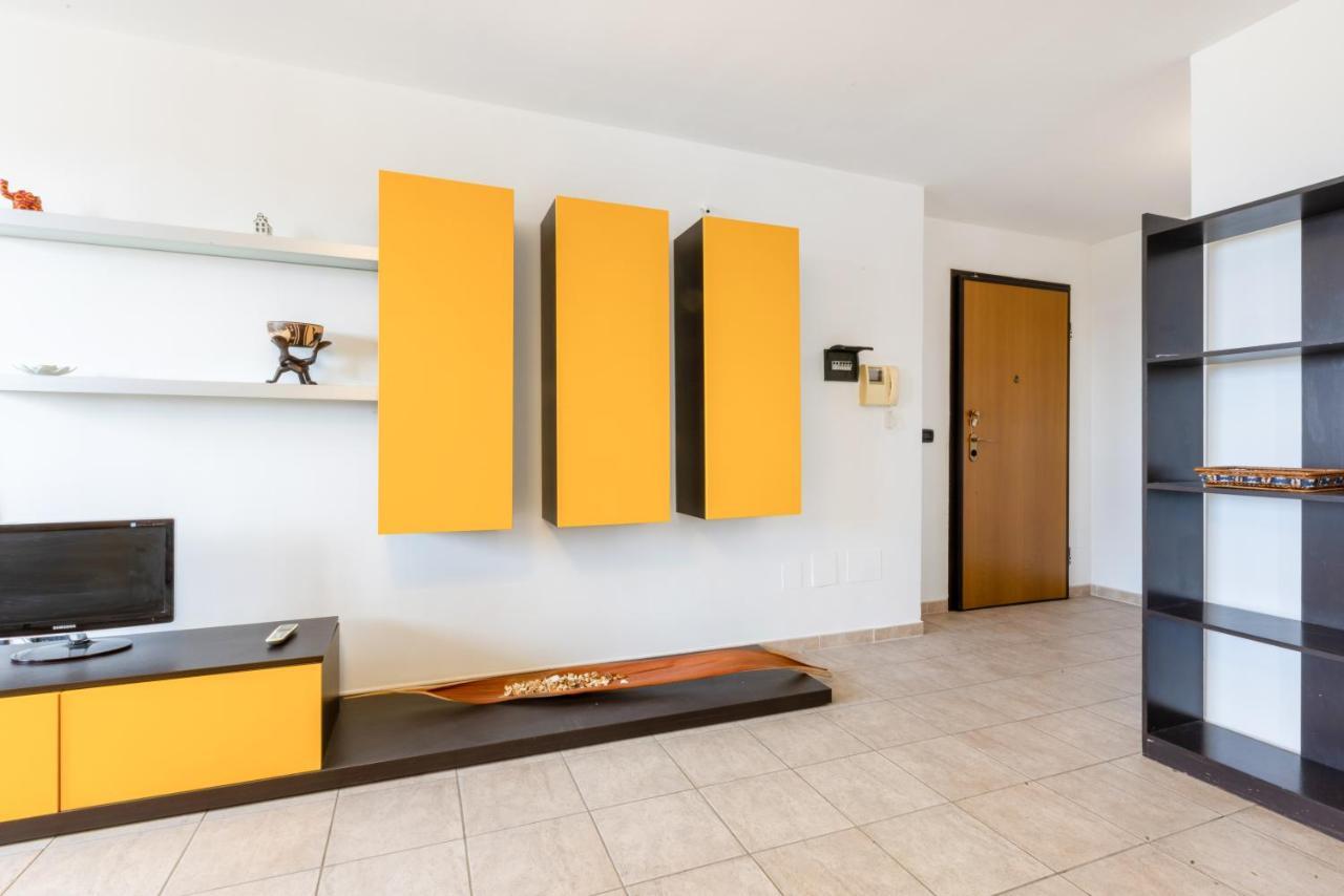 Ferienwohnung Lecce Colorful Flat With Terrace & Parking Exterior foto