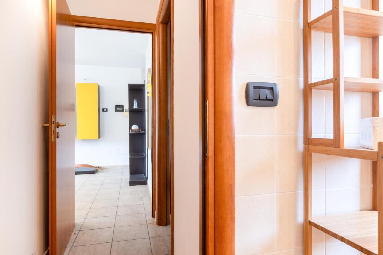 Ferienwohnung Lecce Colorful Flat With Terrace & Parking Exterior foto